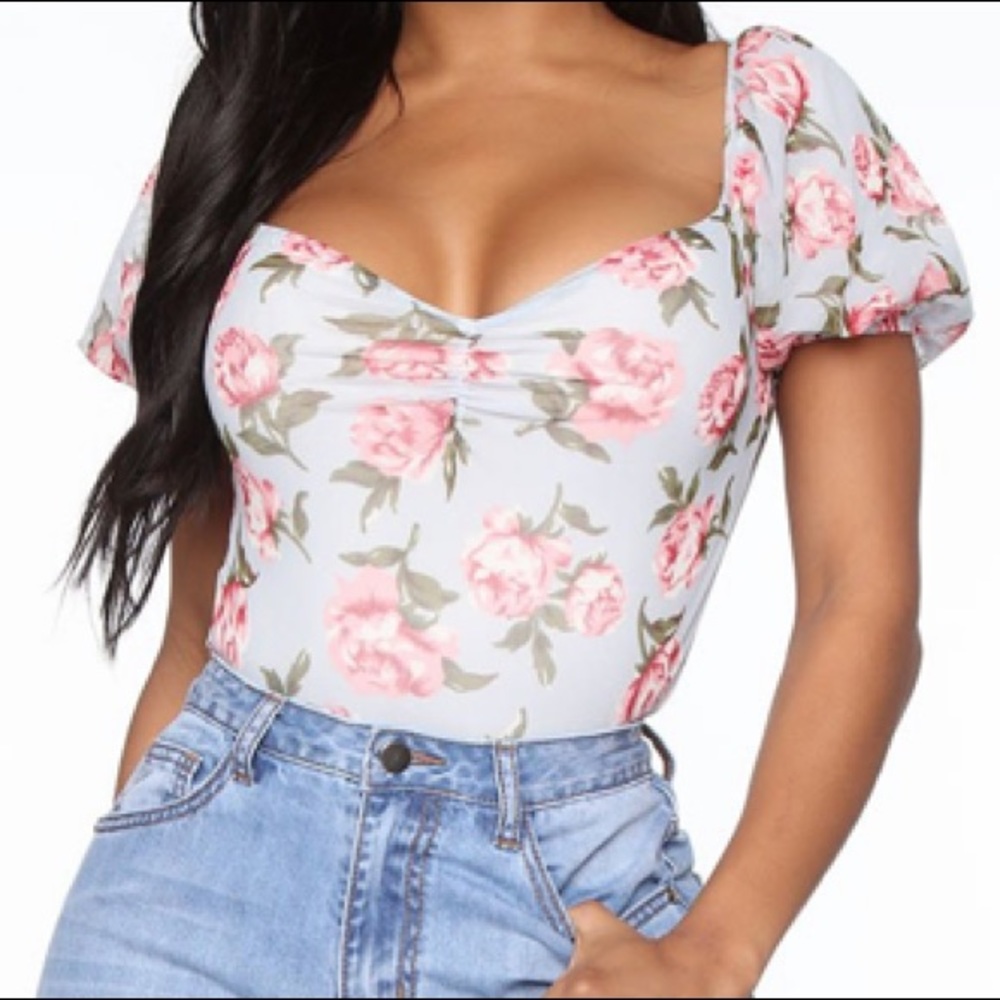 Floral top - Picture 2 of 2